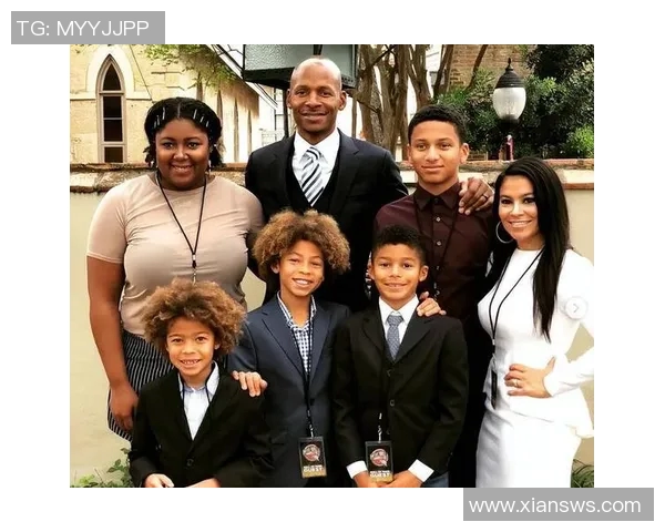 足球场上的风采与家庭背后的支持 十大球星夫人精彩瞬间集锦